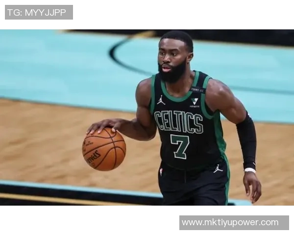 杰伦布朗称赞西蒙斯持续进步与积极心态表示对他的高度尊重 杰伦布朗称赞西蒙斯持续进步与积极心态表示对他的高度尊重